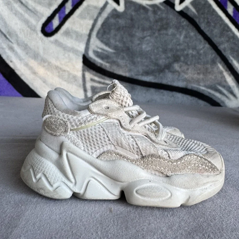 Size 5c -‎ Adidas Ozweego EL I 'Beige' ID9405 Toddler